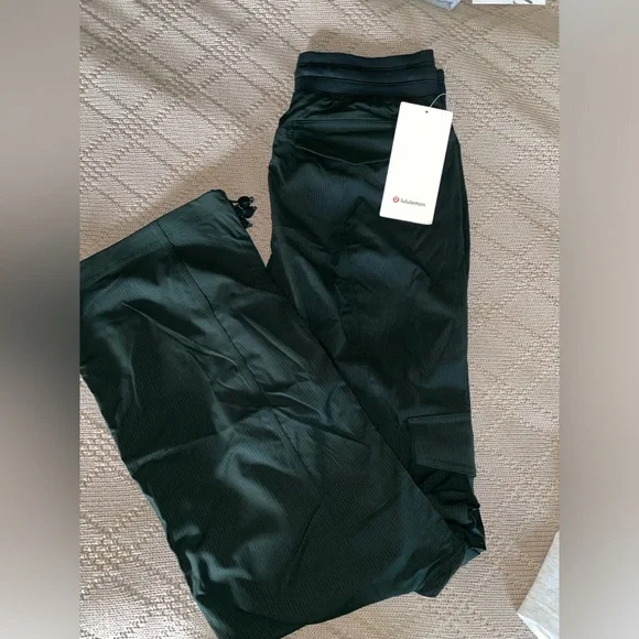 Lululemon dance studio cargo